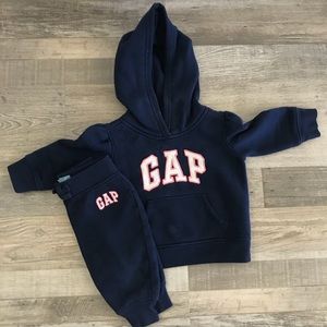 Girls GAP sweatsuit